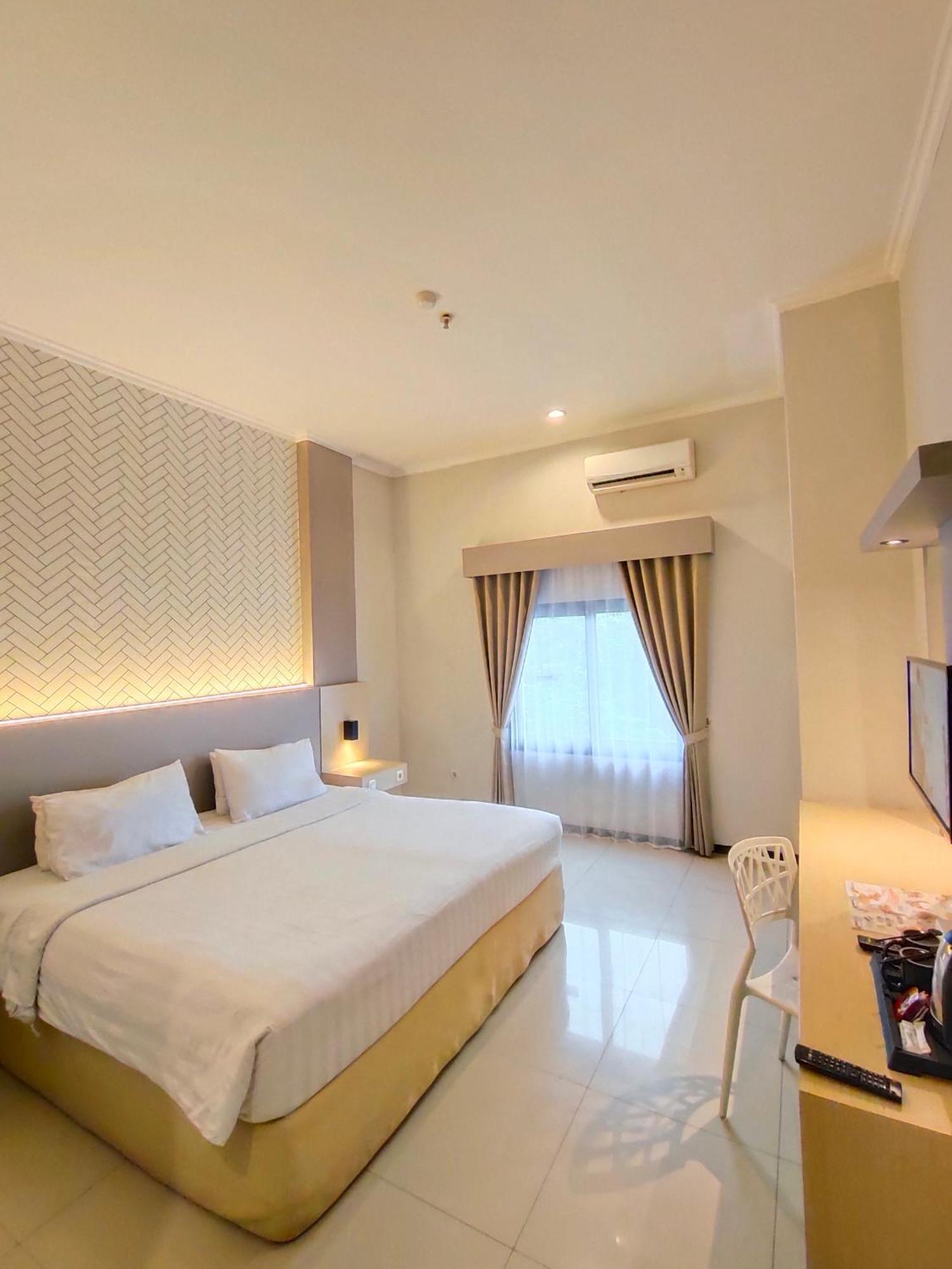 Royal Park Hotel Samarinda Exterior foto