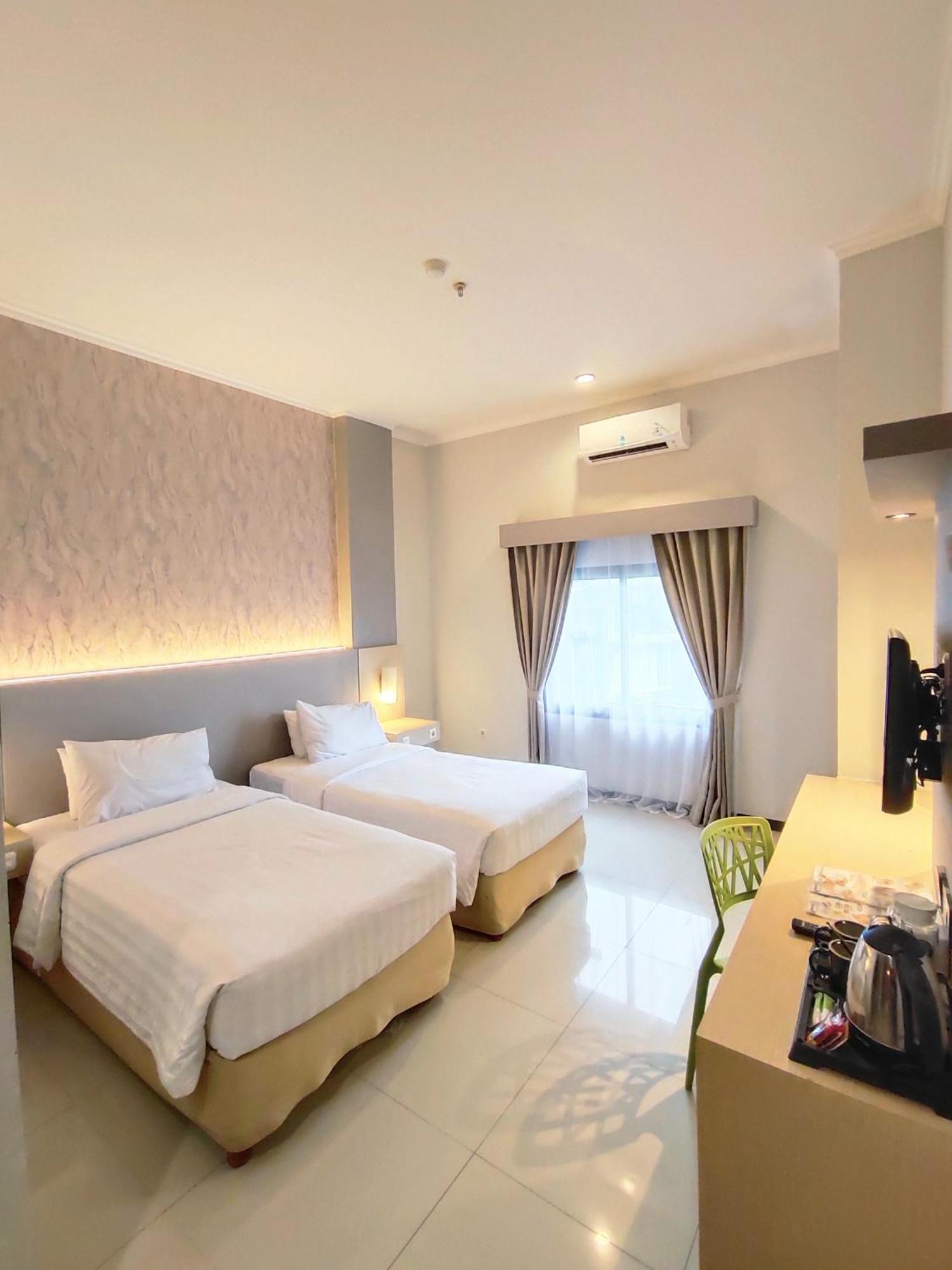 Royal Park Hotel Samarinda Exterior foto