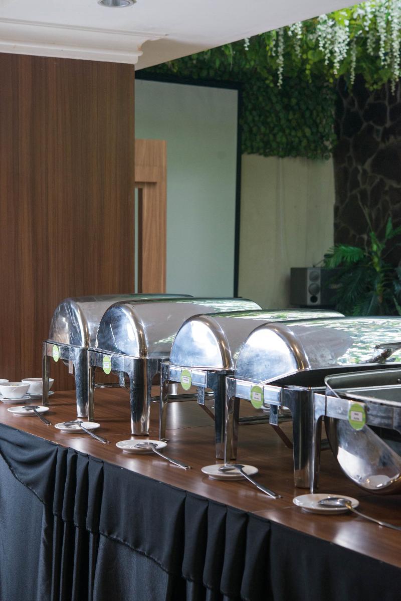 Royal Park Hotel Samarinda Exterior foto